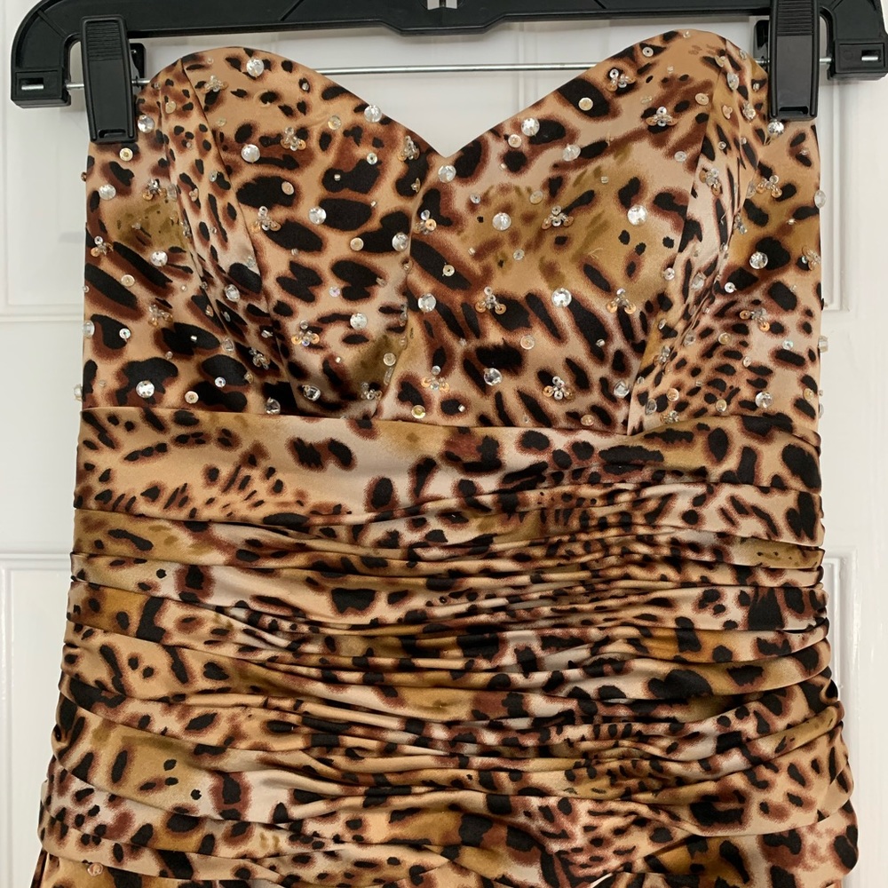 Prom/Special Occasion Animal
Print Sequined Dress with Train Size 1/2